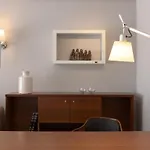 호텔 마카리스 스위트&스파 4*