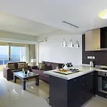 Macaris & Hotel 4*