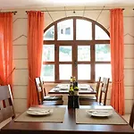 Hotel Macaris &