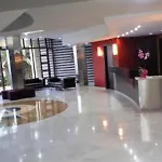 Macaris & Hotel