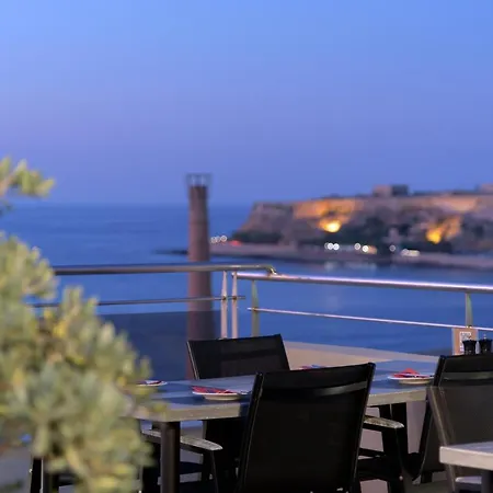 Macaris & Hotel 4*