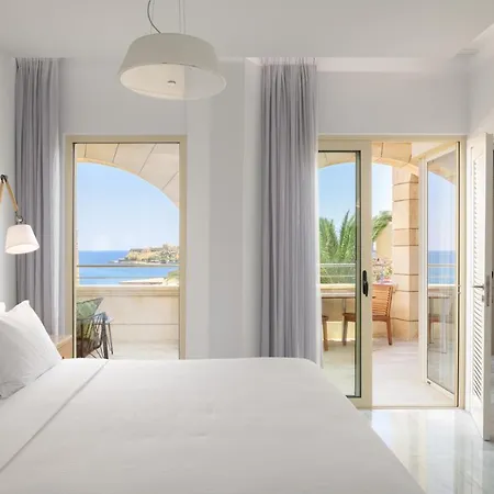Macaris & Hotel 4*