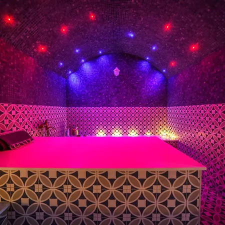Macaris & Hotel 4*