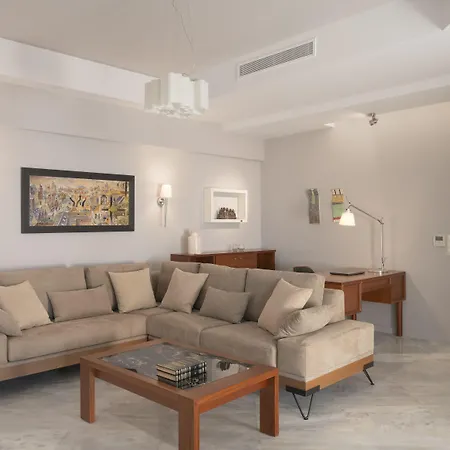 마카리스 스위트&스파 레팀노