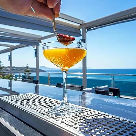 Macaris & Hotel 4*