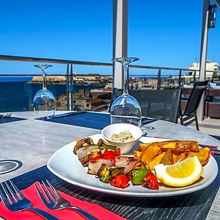 Macaris & Hotel Retimno