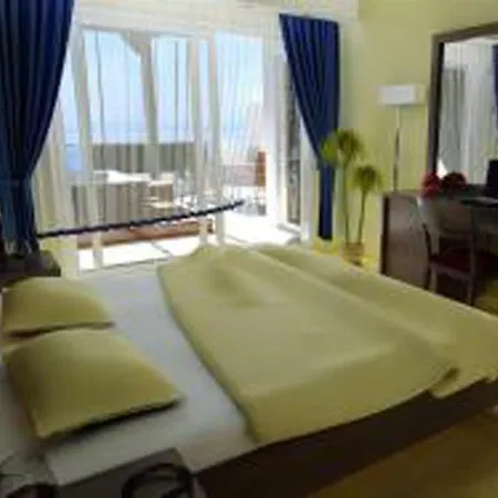 Macaris & Hotel Rethymno (Crete)