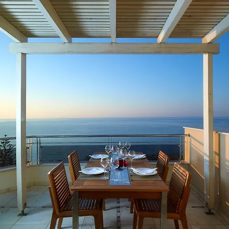 Macaris & Hotel Retimno