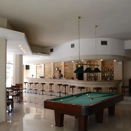 Macaris & Hotel Rethymno (Crete)