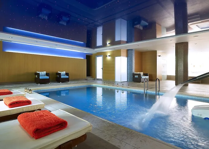 马卡利斯套房酒店及spa