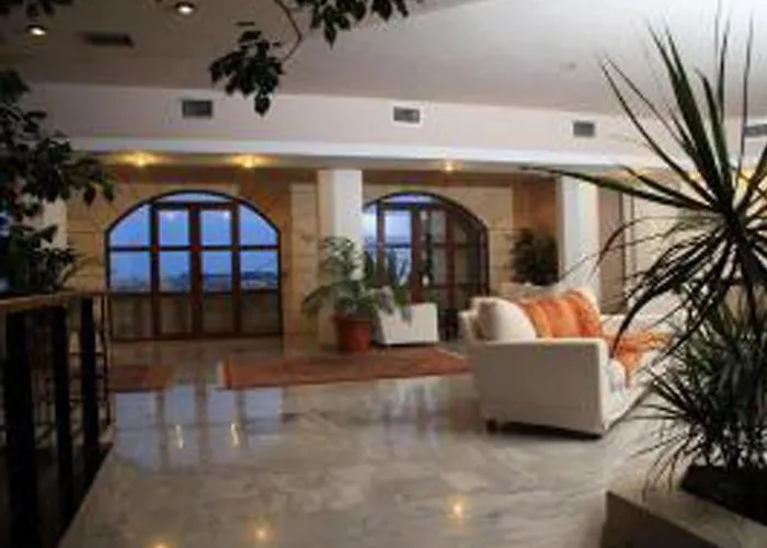 Macaris & 4* Rethymno (Crete)