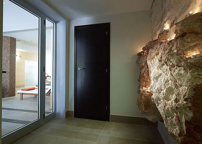 Macaris & Hotel Rethymno (Crete)