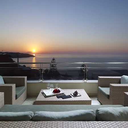 Hotel Macaris & 4*