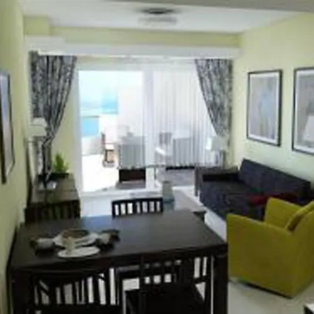 Macaris & Hotell